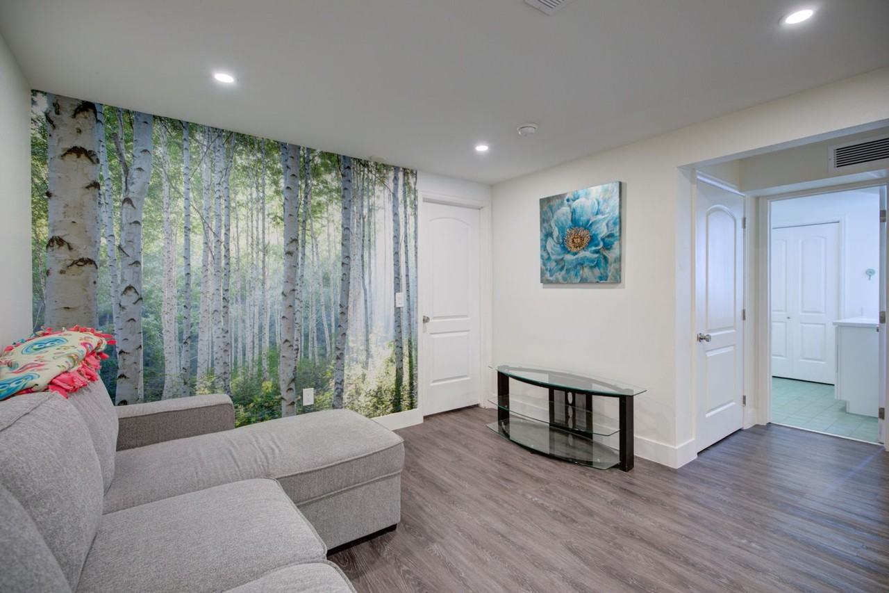 1115 Hancock Dr - Photo 2 of 13