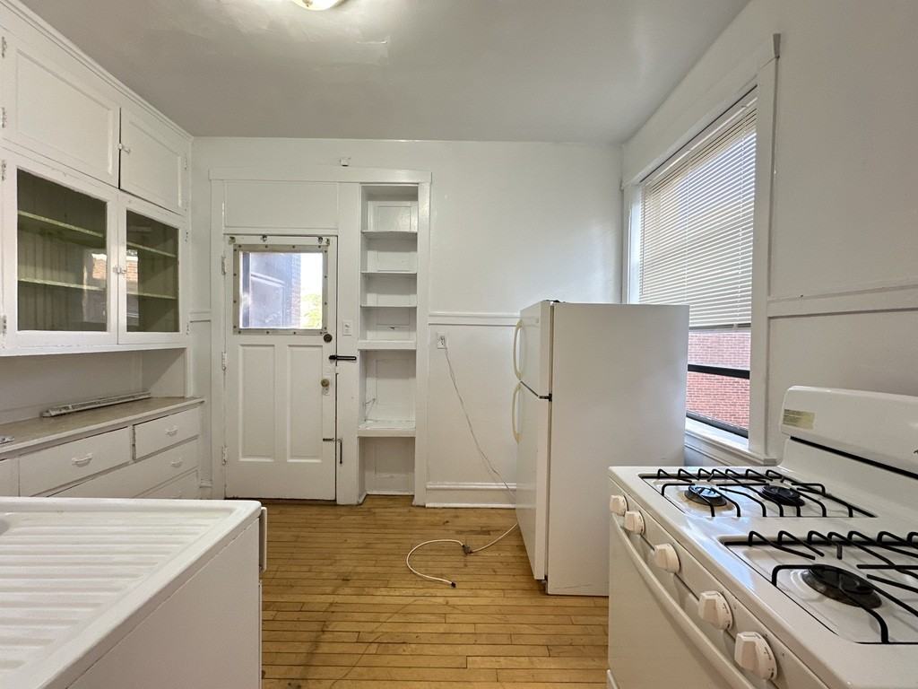 1307 Oak Ave #3W - Photo 2 of 21
