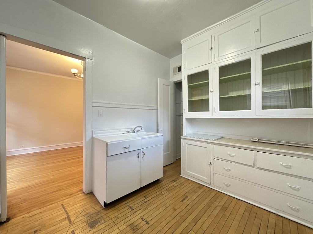 1307 Oak Ave #3W - Photo 6 of 21