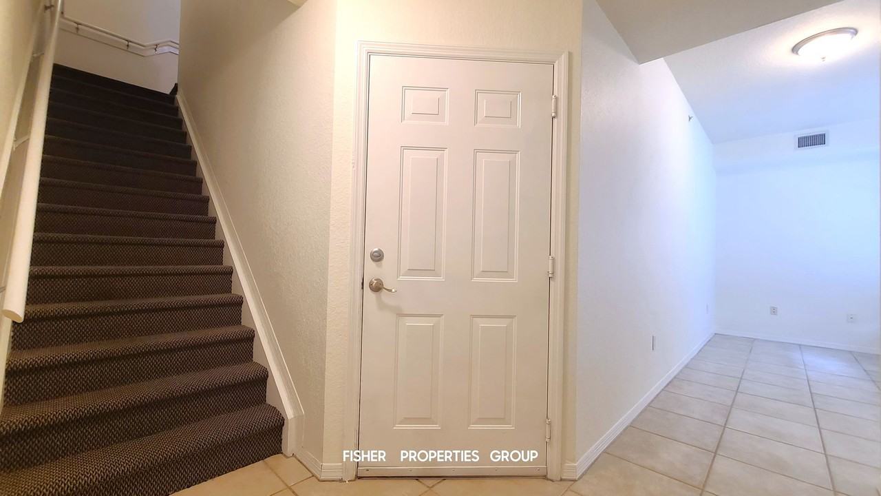 9865 Meadow Field Cir - Photo 3 of 33