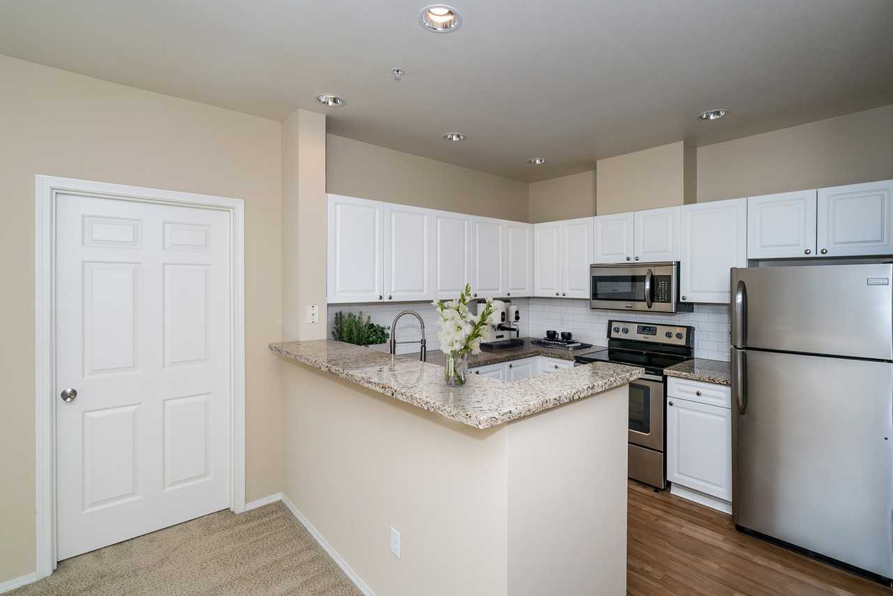 530 2nd Ave - Photo 6 of 34