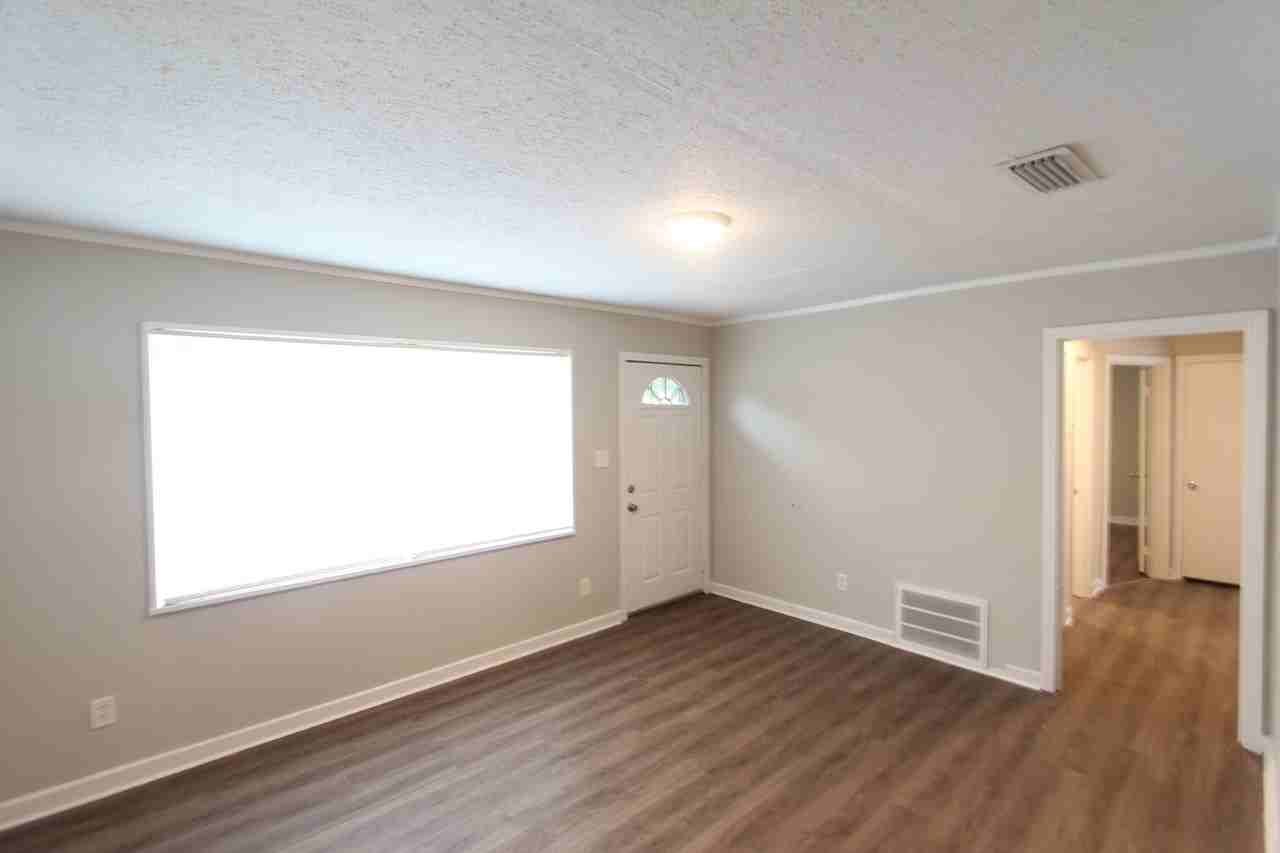 1632 Collier Dr - Photo 3 of 15