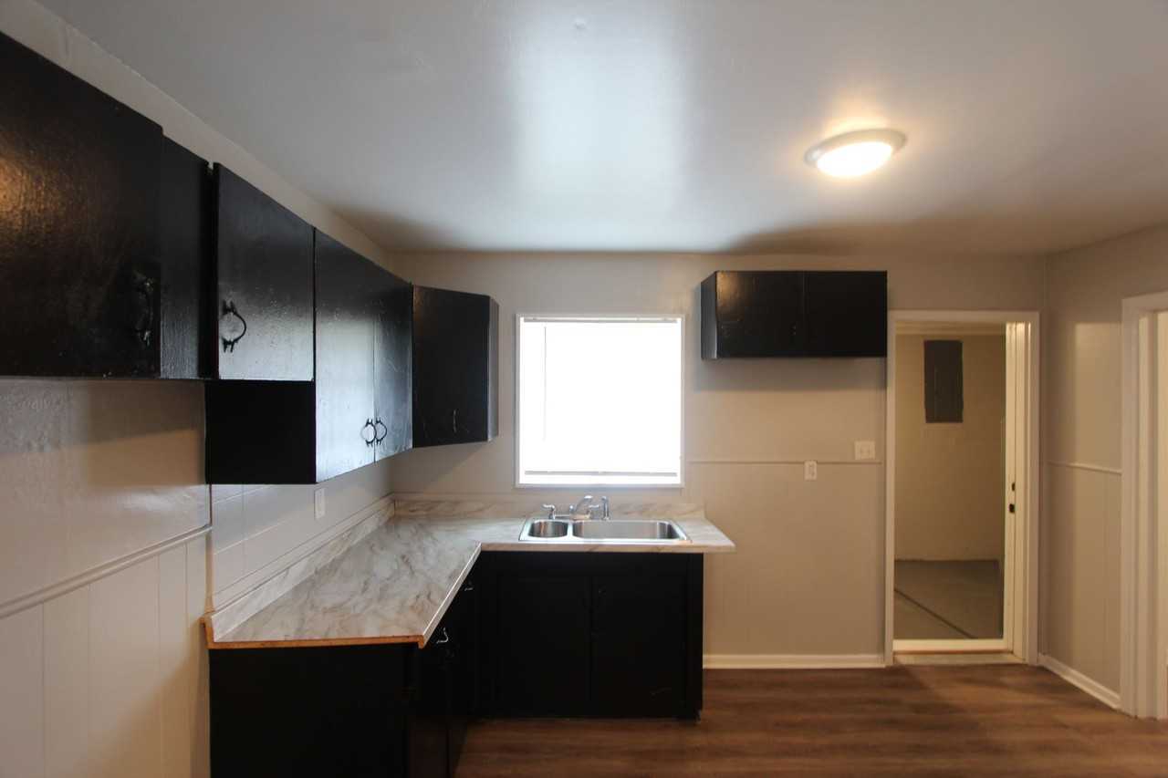 1632 Collier Dr - Photo 6 of 15