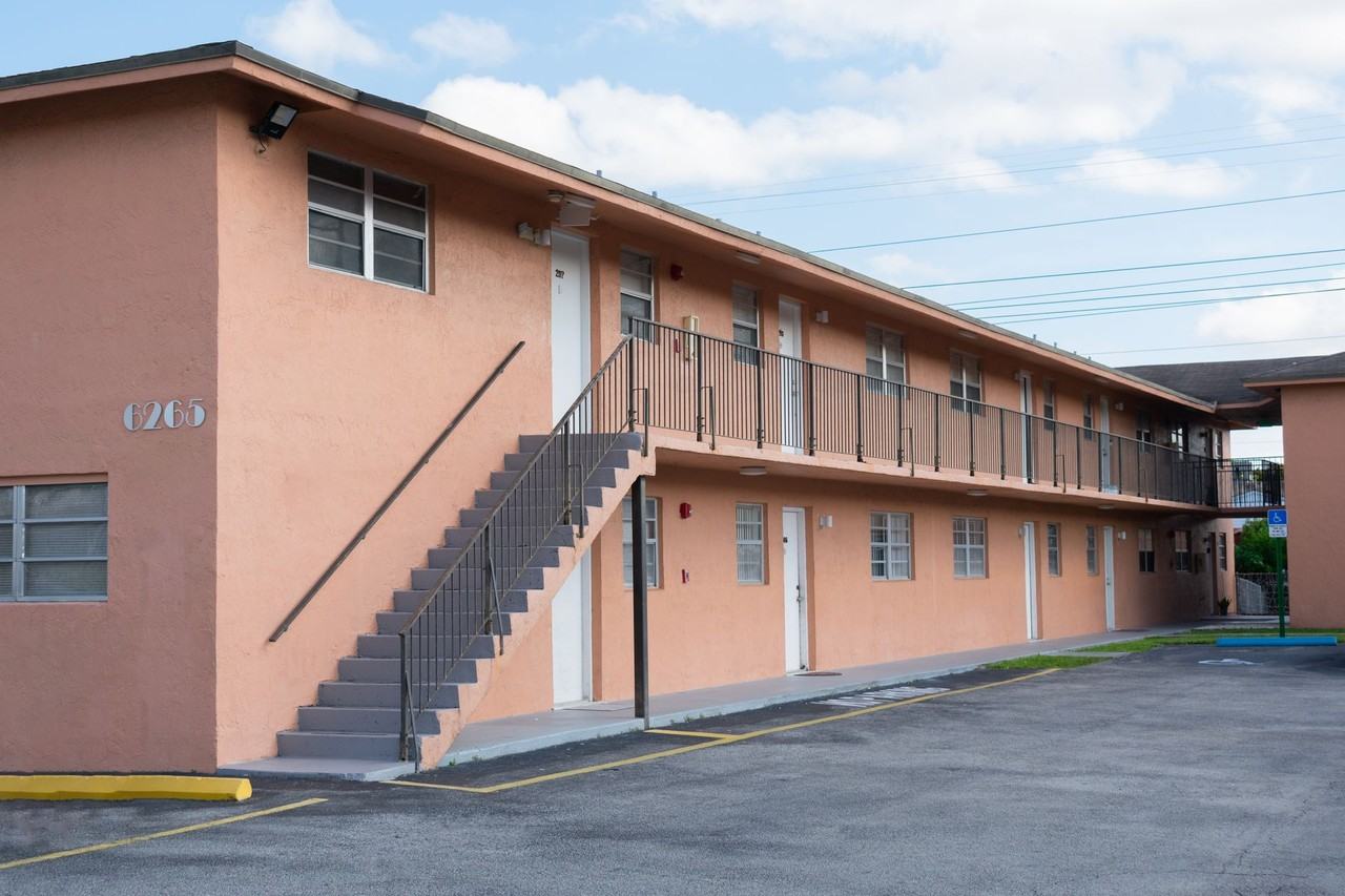 Gabriella Apartments - Photo 2 of 10