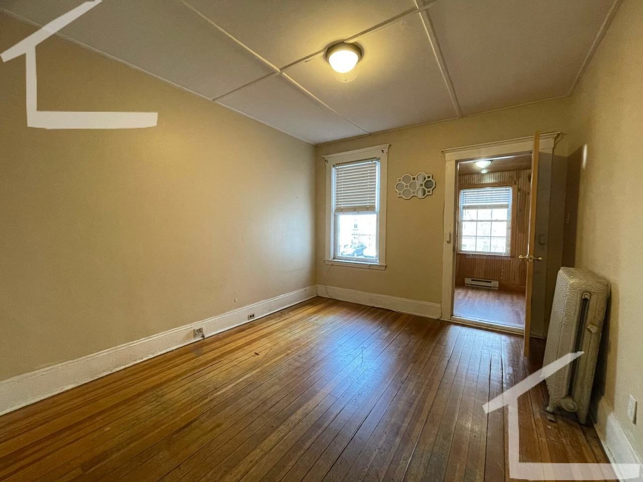 192 Kelton St - Photo 6 of 16
