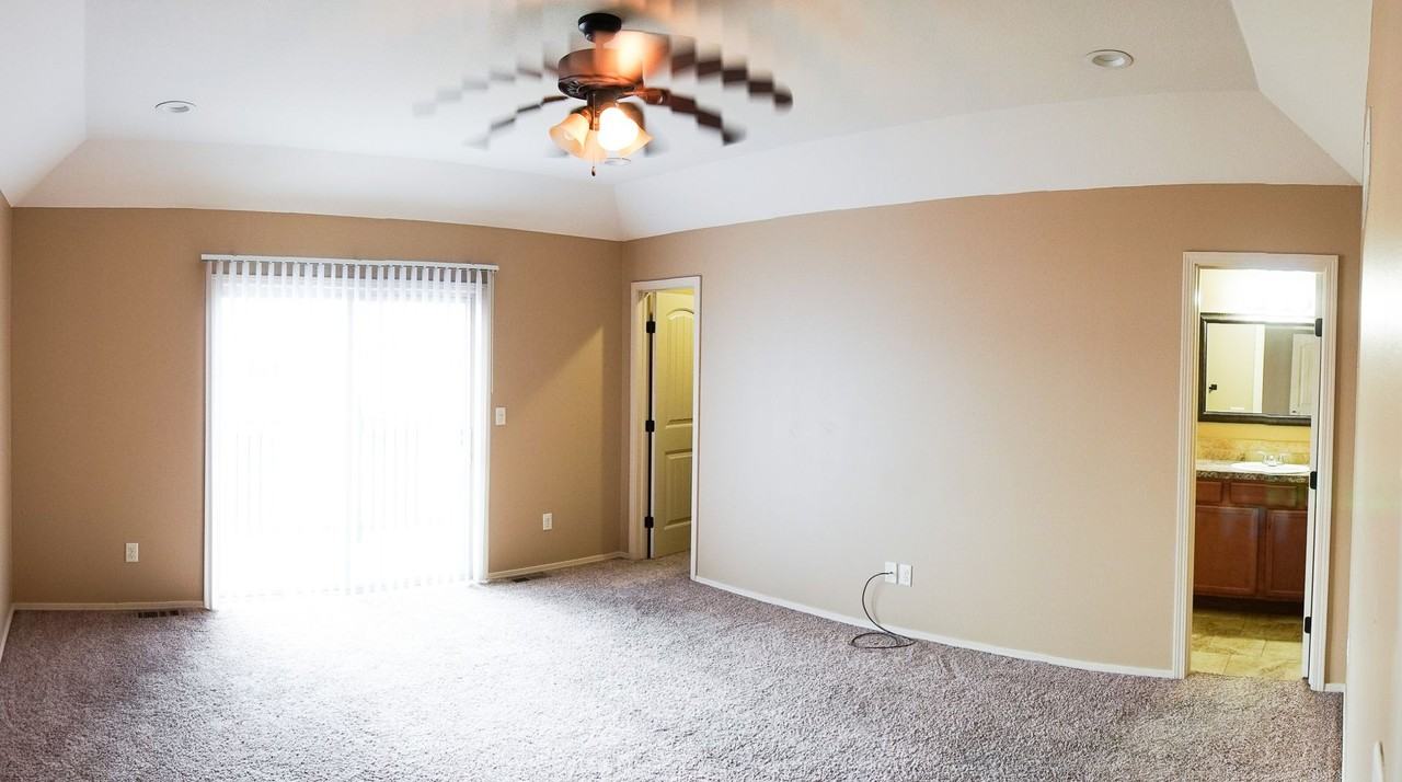 1574 S Goebel St - Photo 3 of 12