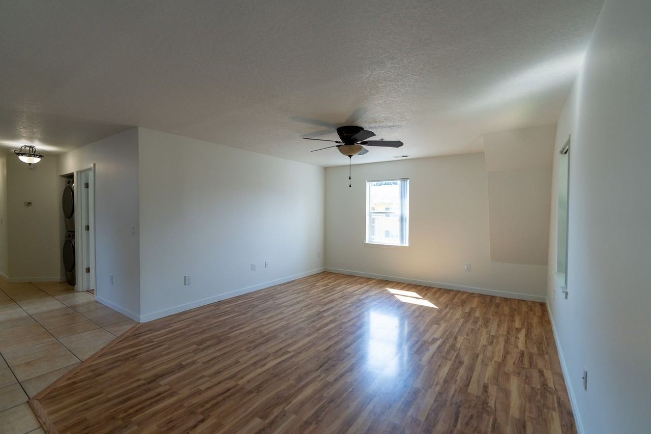 2501 Se Monroe St - Photo 2 of 14