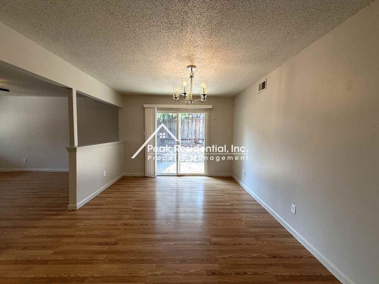 5368 Elsinore Way - Photo 7 of 22