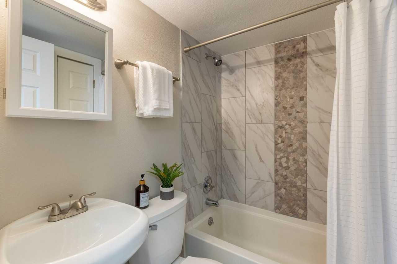 The Jefferson - Photo 6 of 6