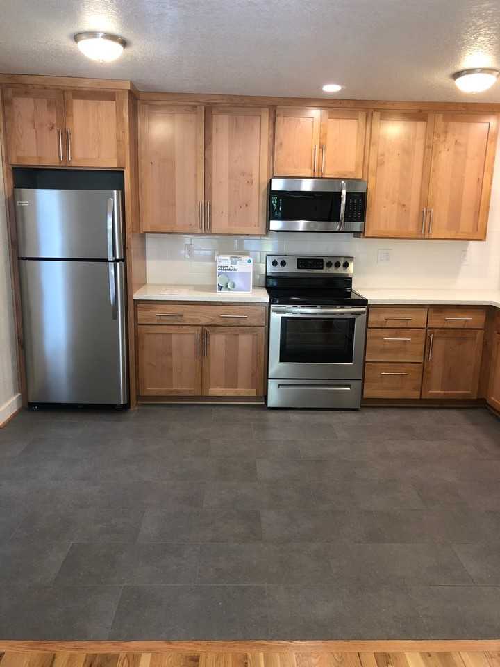 2722 Se 16th Ave - Photo 2 of 23