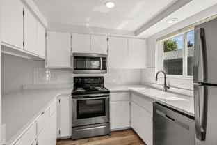 Talent Parkside Apartments - Photo 1 of 1