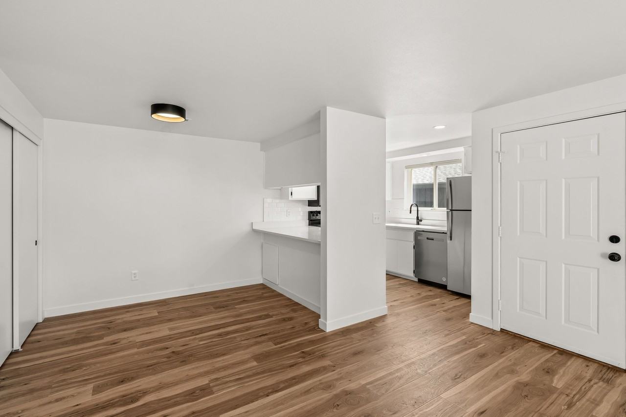 Talent Parkside Apartments - Photo 2 of 50