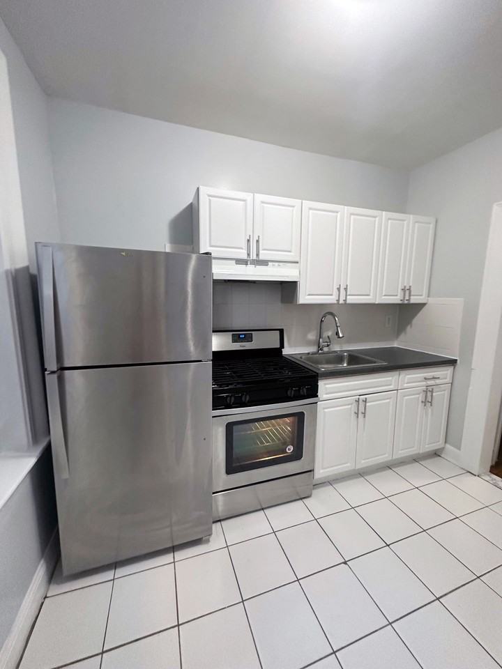 6412 - Golden Crest 6412 Park Avenue, LLC - Photo 6 of 10