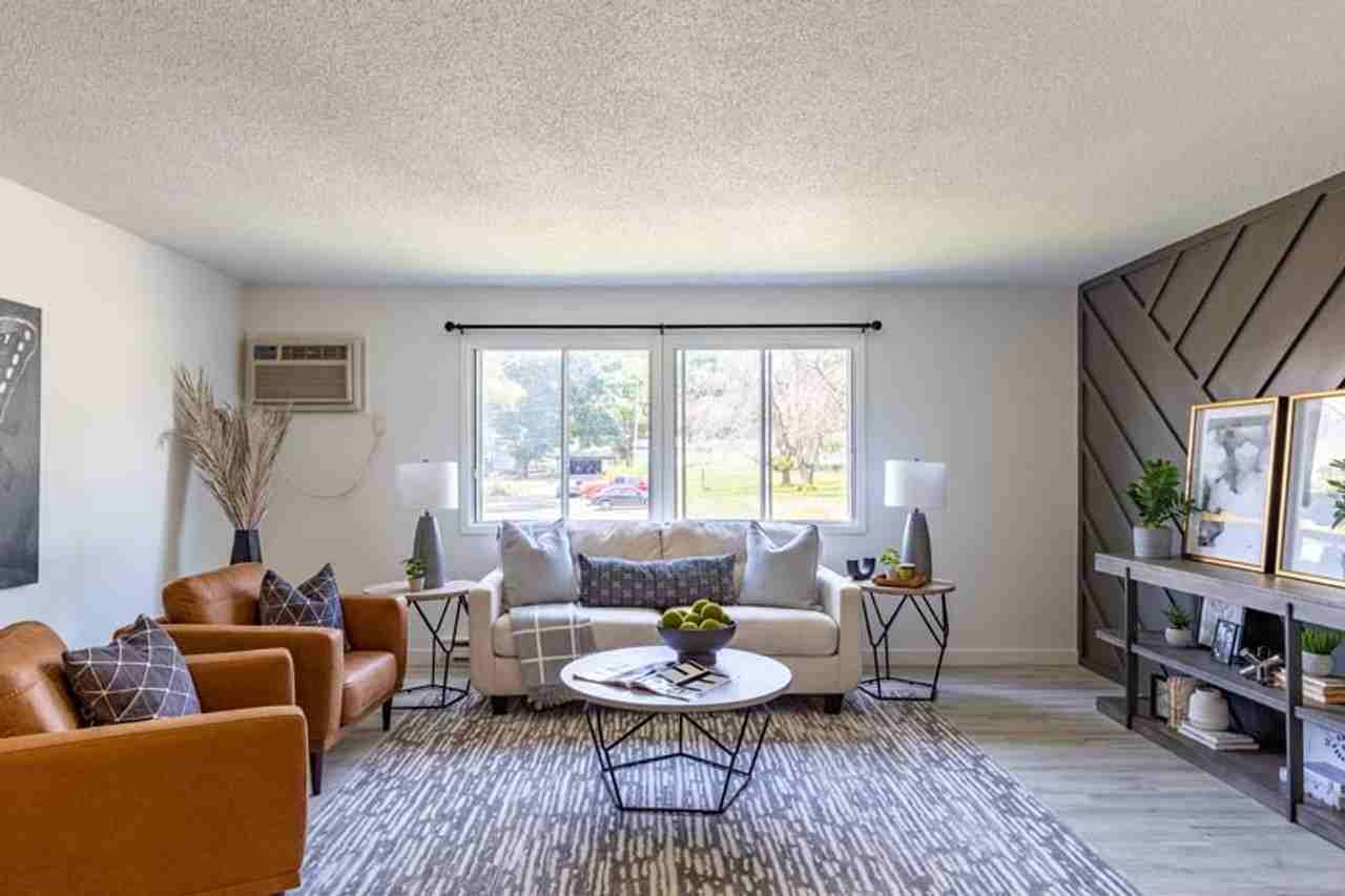 The Oaks - Photo 4 of 15