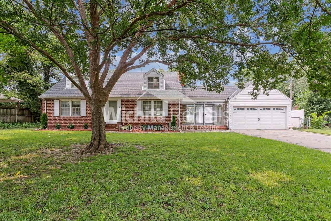 1639 N Garland St - Photo 3 of 20