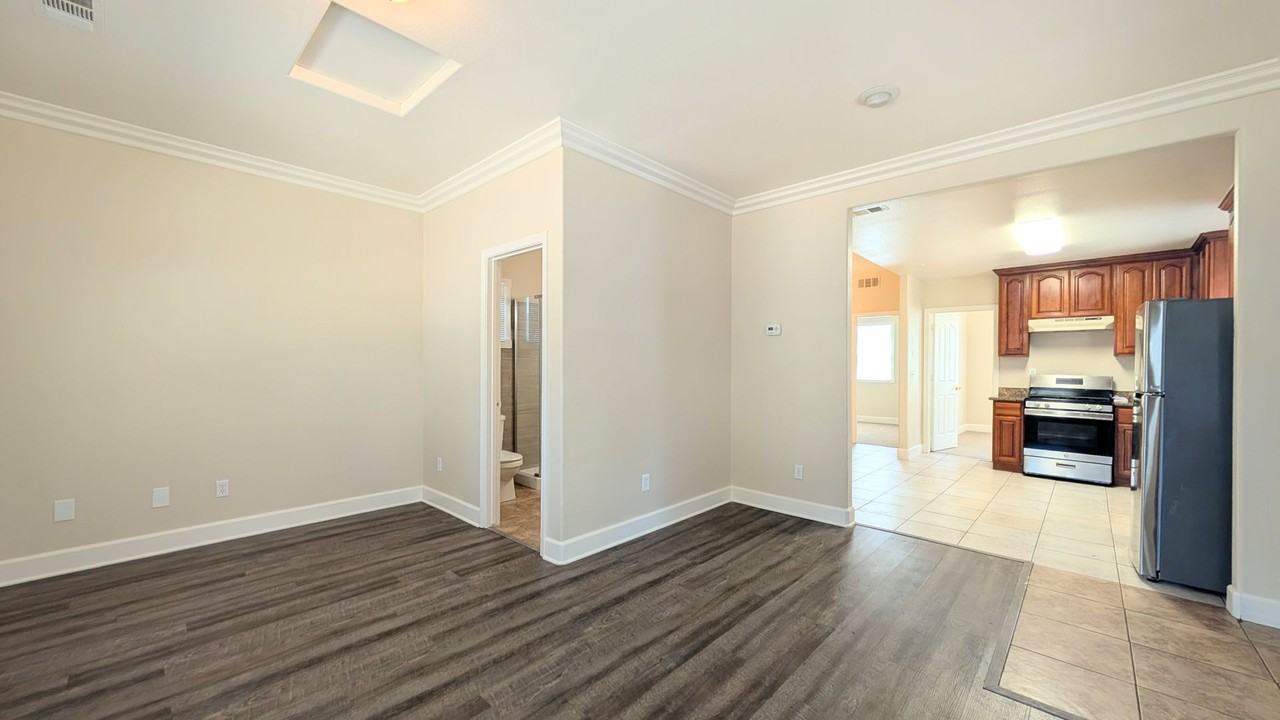417 11th St - Photo 2 of 36