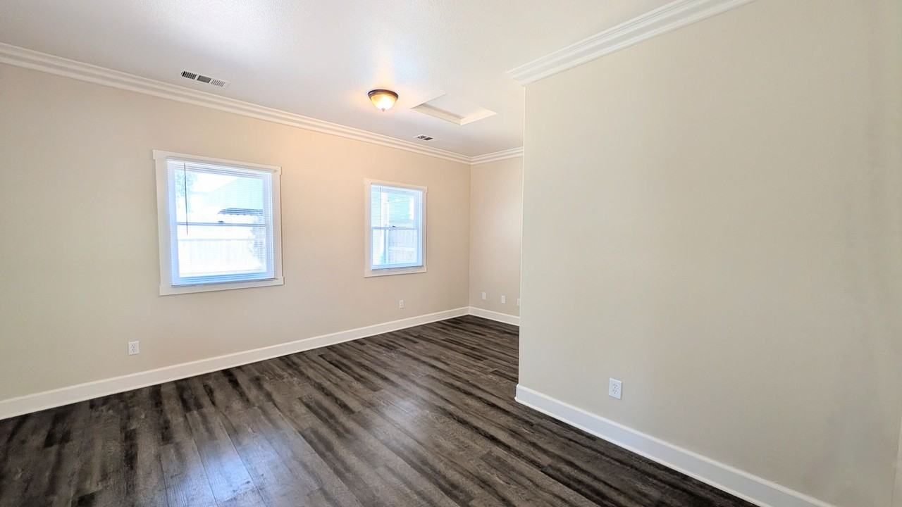417 11th St - Photo 3 of 36