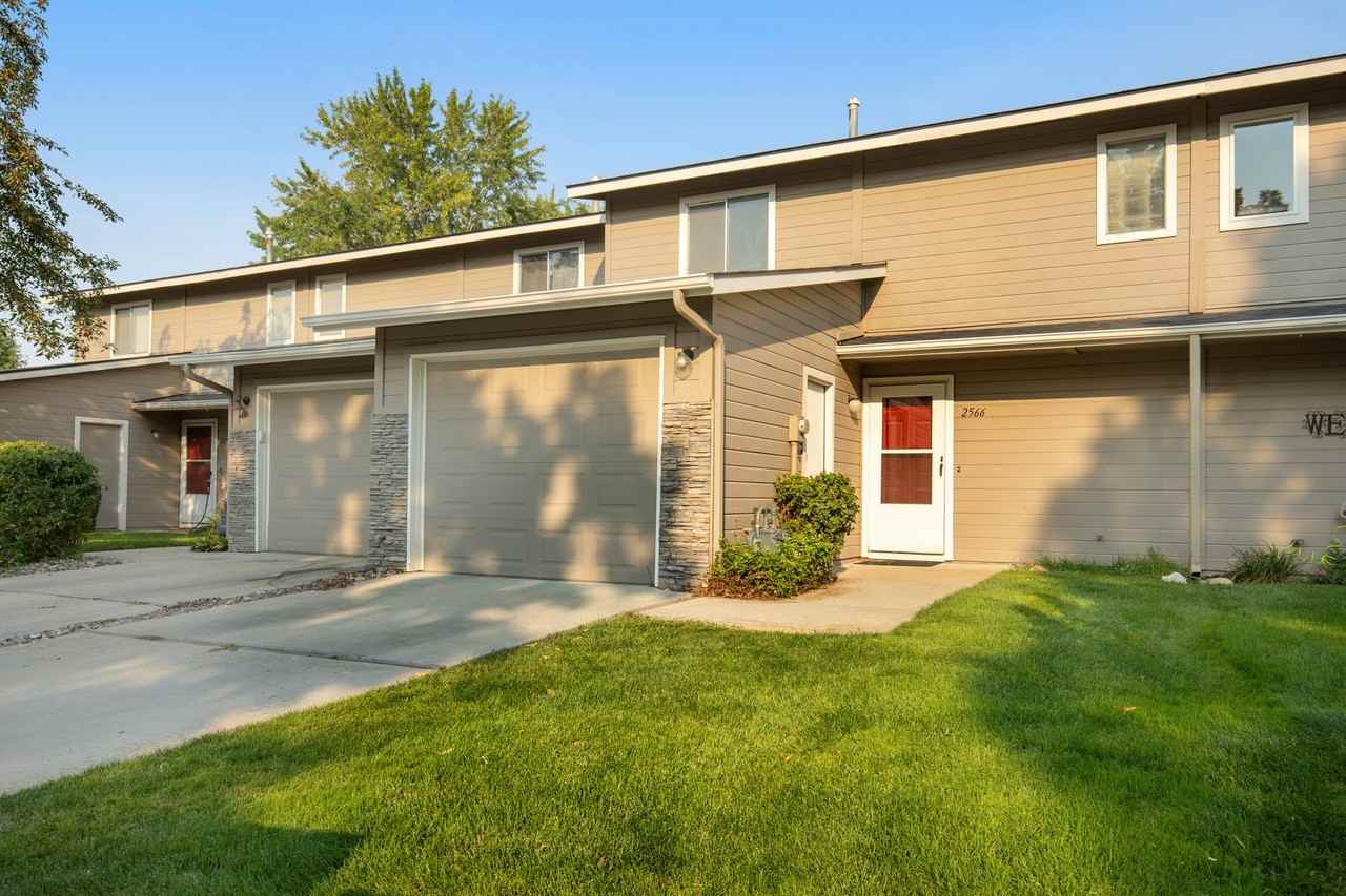 2566 S Waterbury Ln - Photo 2 of 33