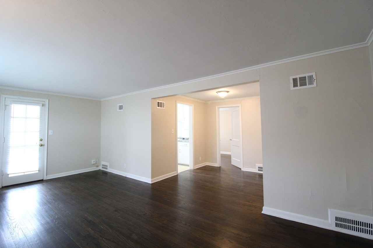 303 E 27th Ave - Photo 3 of 8