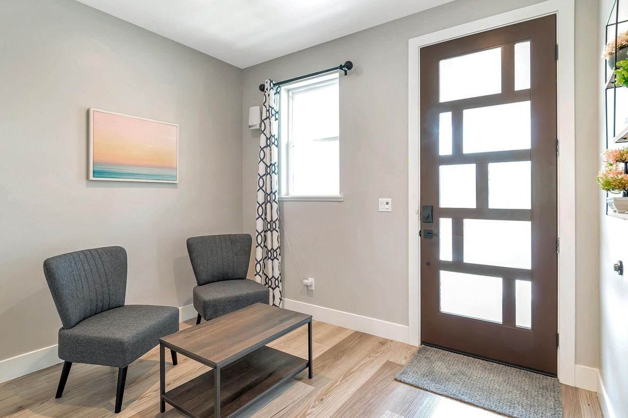 1626 4th St - Photo 3 of 36