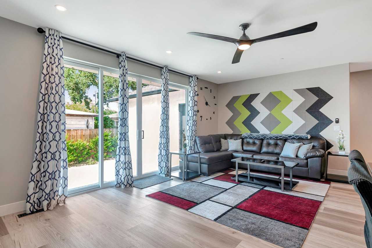 1626 4th St - Photo 5 of 36