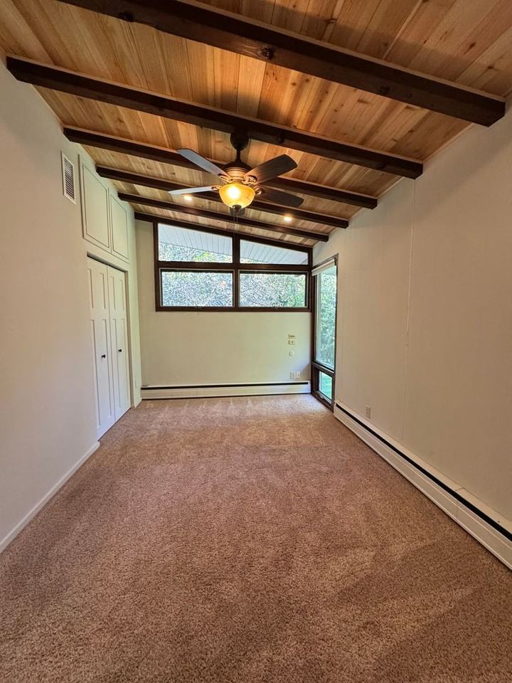 7621 Thornwood St - Photo 7 of 25