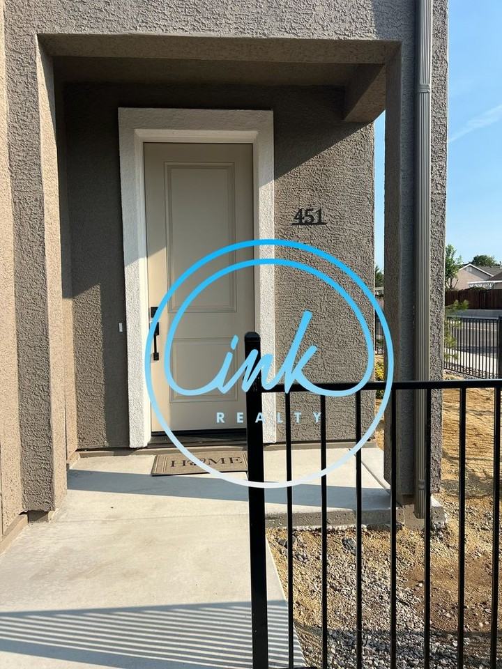 451 Blackbird Ln - Photo 2 of 13