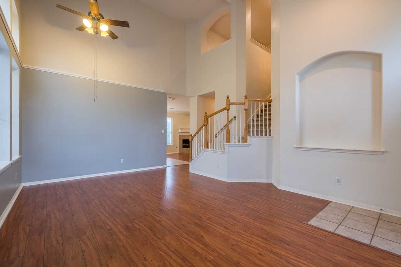 1121 Terra Street - Photo 3 of 39