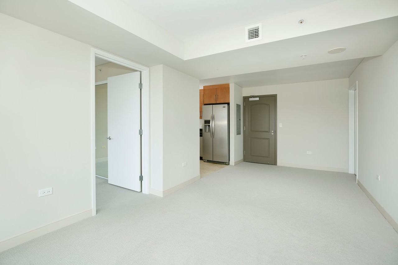 1009 Kapiolani Blvd #2701 - Photo 3 of 17