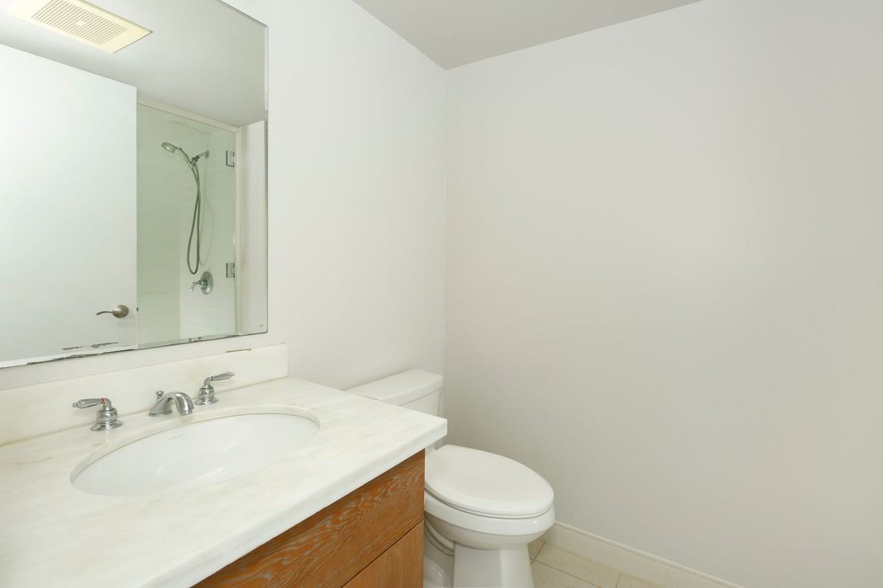 1009 Kapiolani Blvd #2701 - Photo 5 of 17