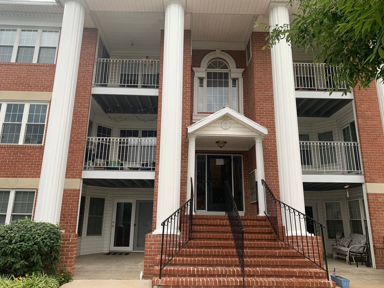 2401 Forest Edge Court