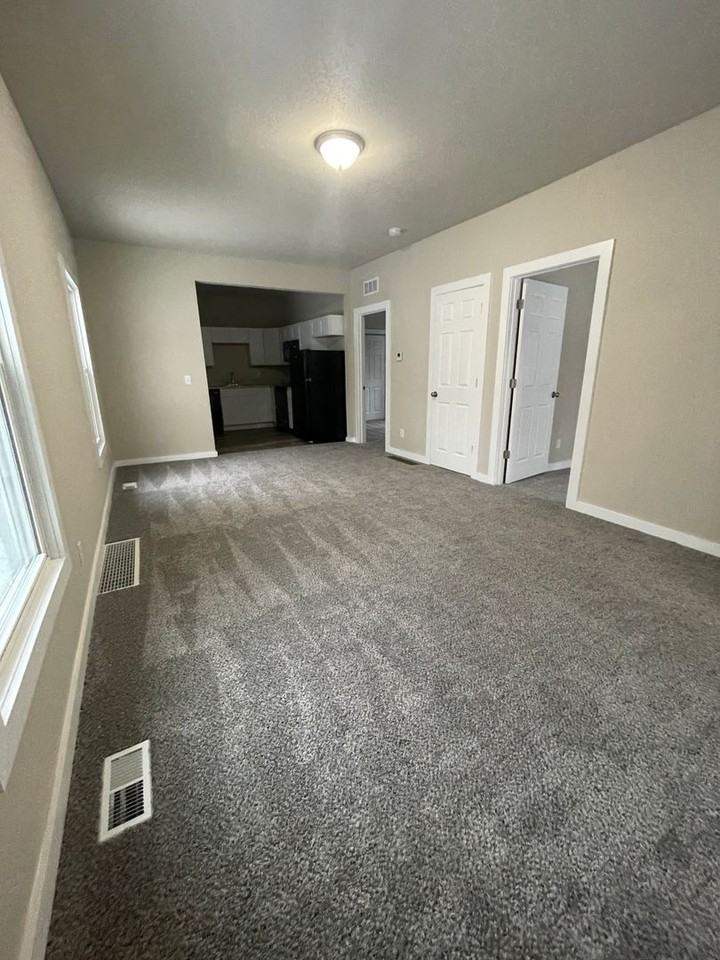 3810 8th St - Photo 2 of 8