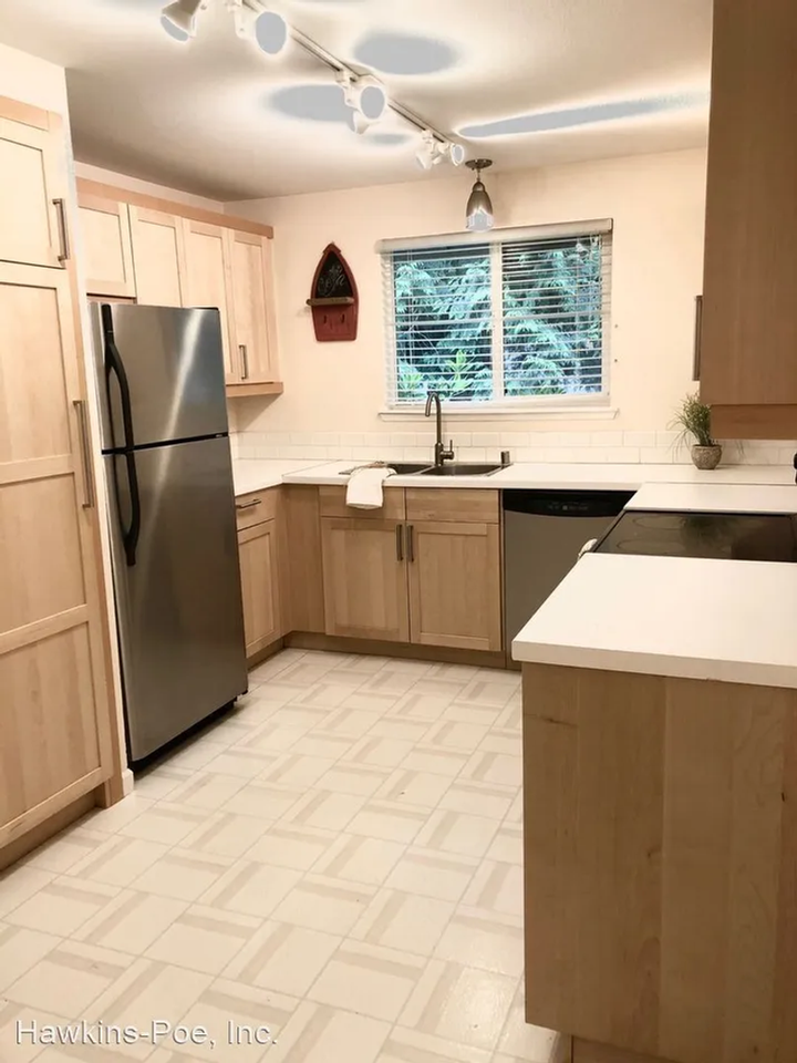 2907 64th St - Photo 4 of 19