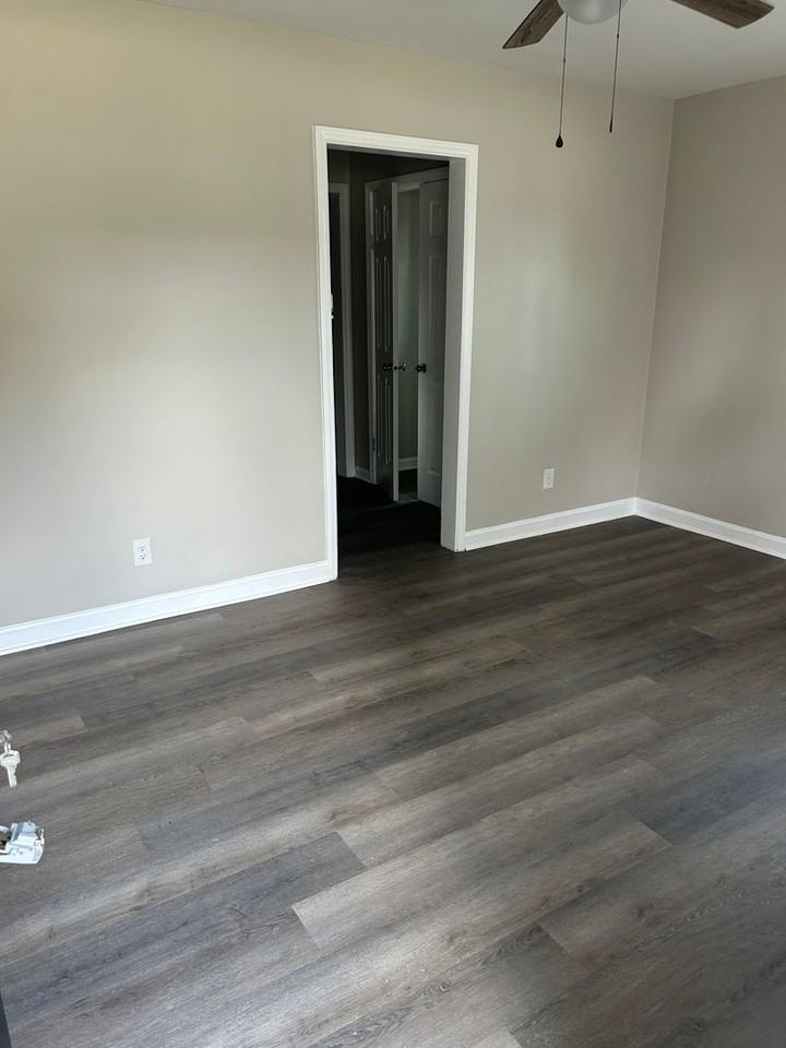 2334 Waterbury St - Photo 3 of 11