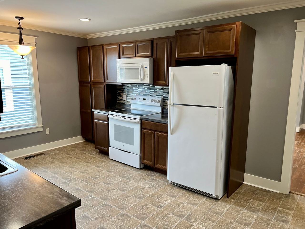 1406 W Washington Ave - Photo 3 of 11