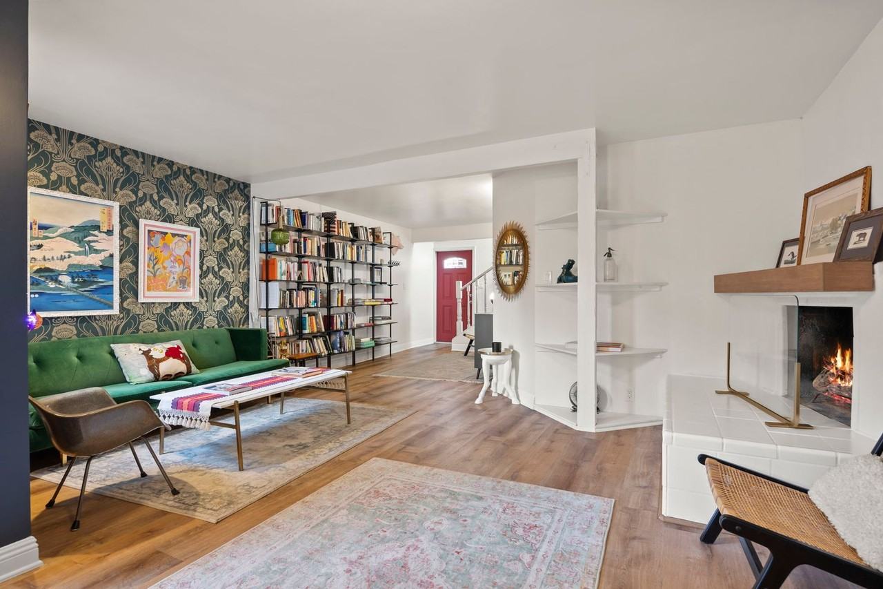 999 Waterbury Ln - Photo 3 of 50