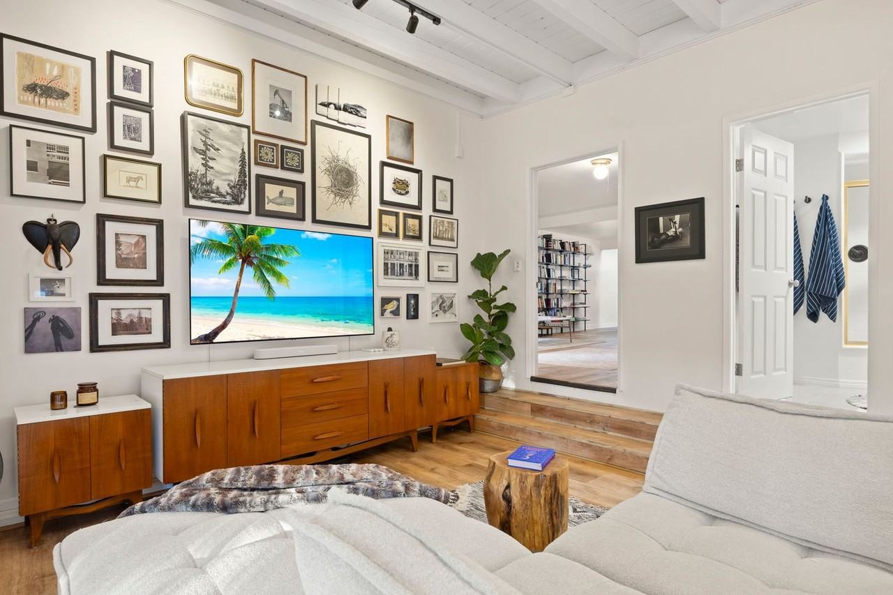 999 Waterbury Ln - Photo 4 of 50