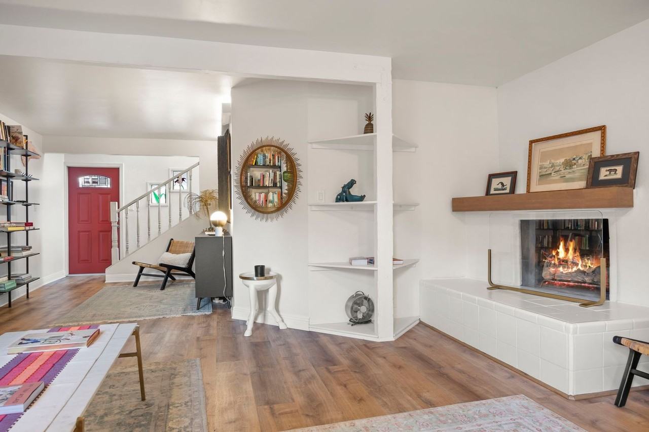 999 Waterbury Ln - Photo 5 of 50