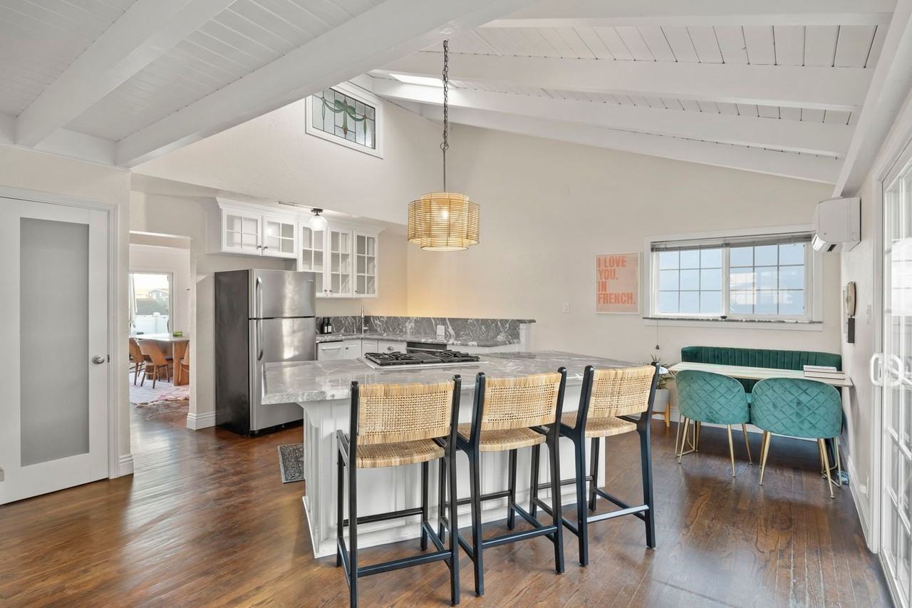 999 Waterbury Ln - Photo 7 of 50