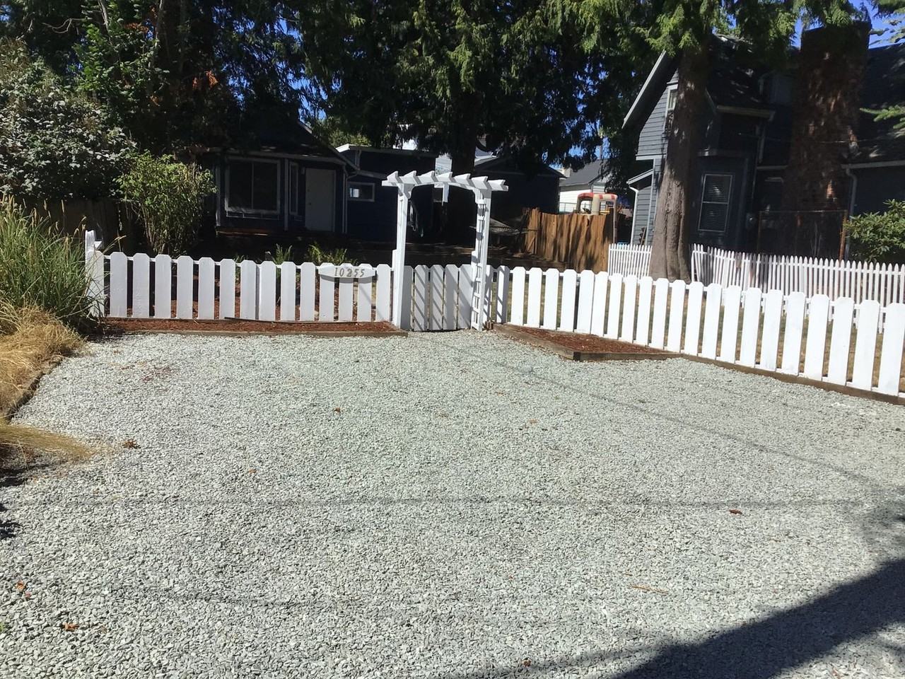 10255 41st Ave Sw - Photo 3 of 18