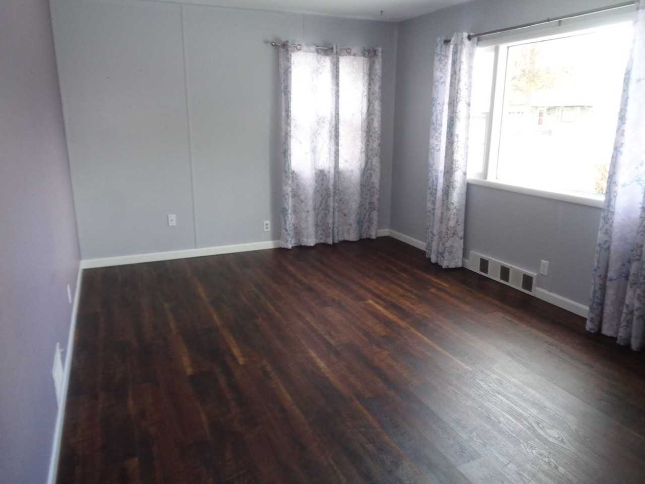 1204 Lynn Ave - Photo 5 of 10