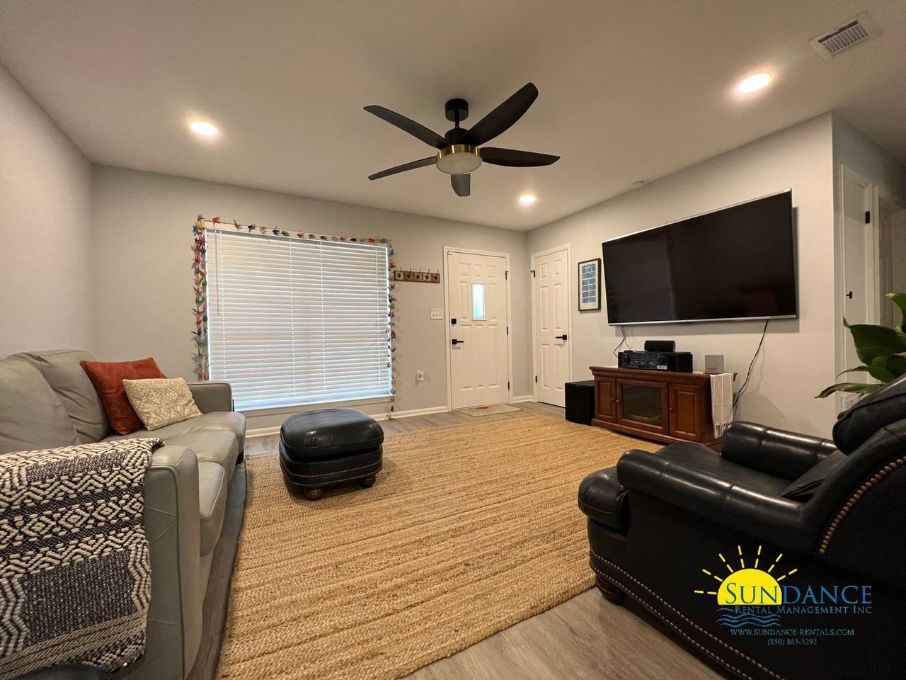 322 Briarwood Cir Nw - Photo 3 of 22