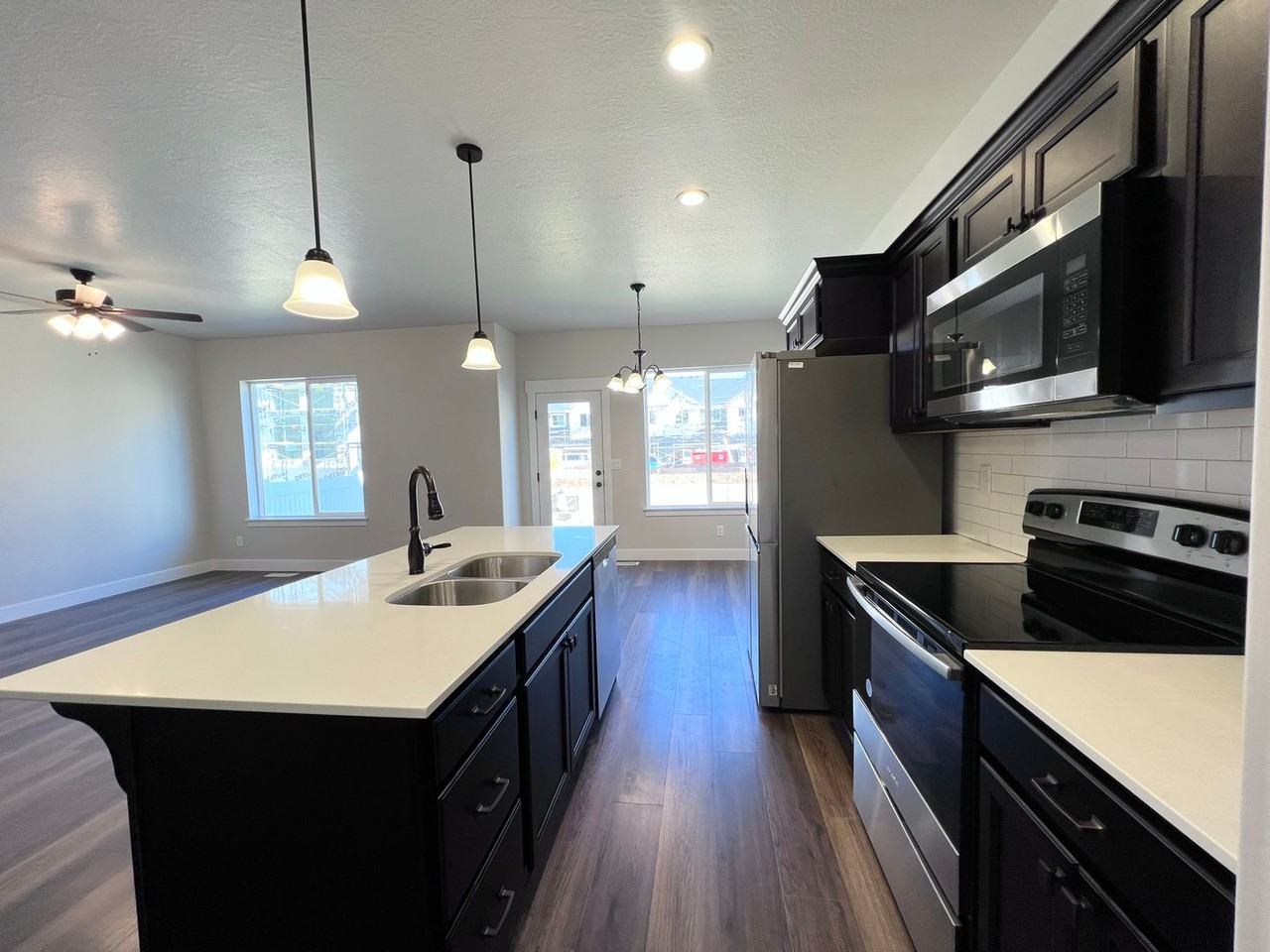 3718 W Big Horn Dr - Photo 2 of 16