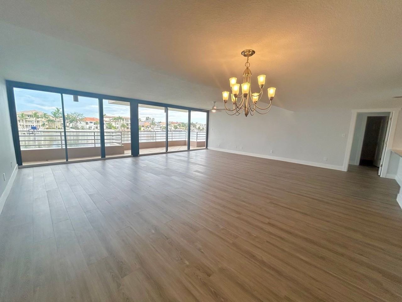 6240 Kipps Colony Ct - Photo 7 of 42