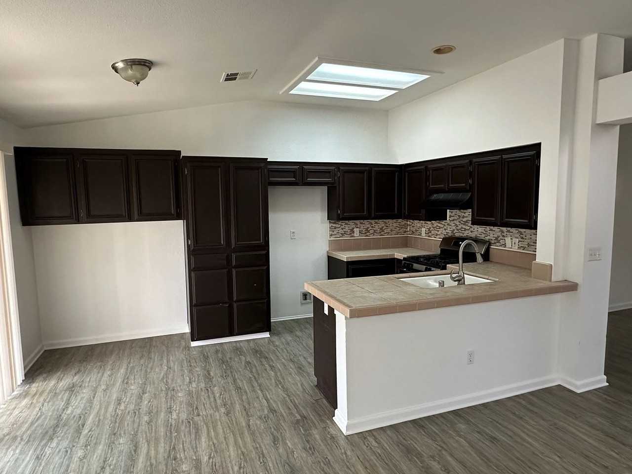 5415 W Monte Vista Ave - Photo 3 of 16