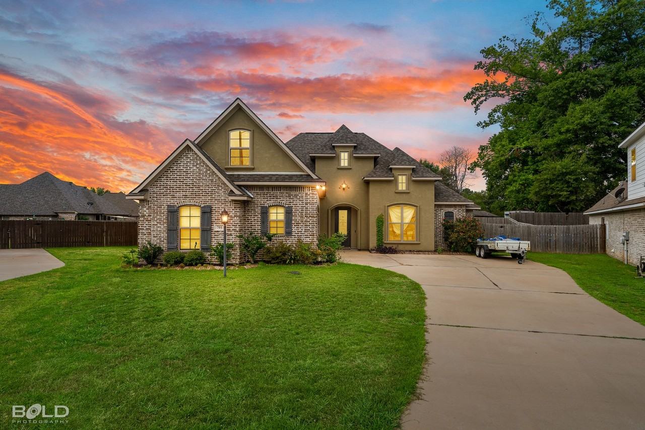 701 Fir Wood Ln - Photo 2 of 36