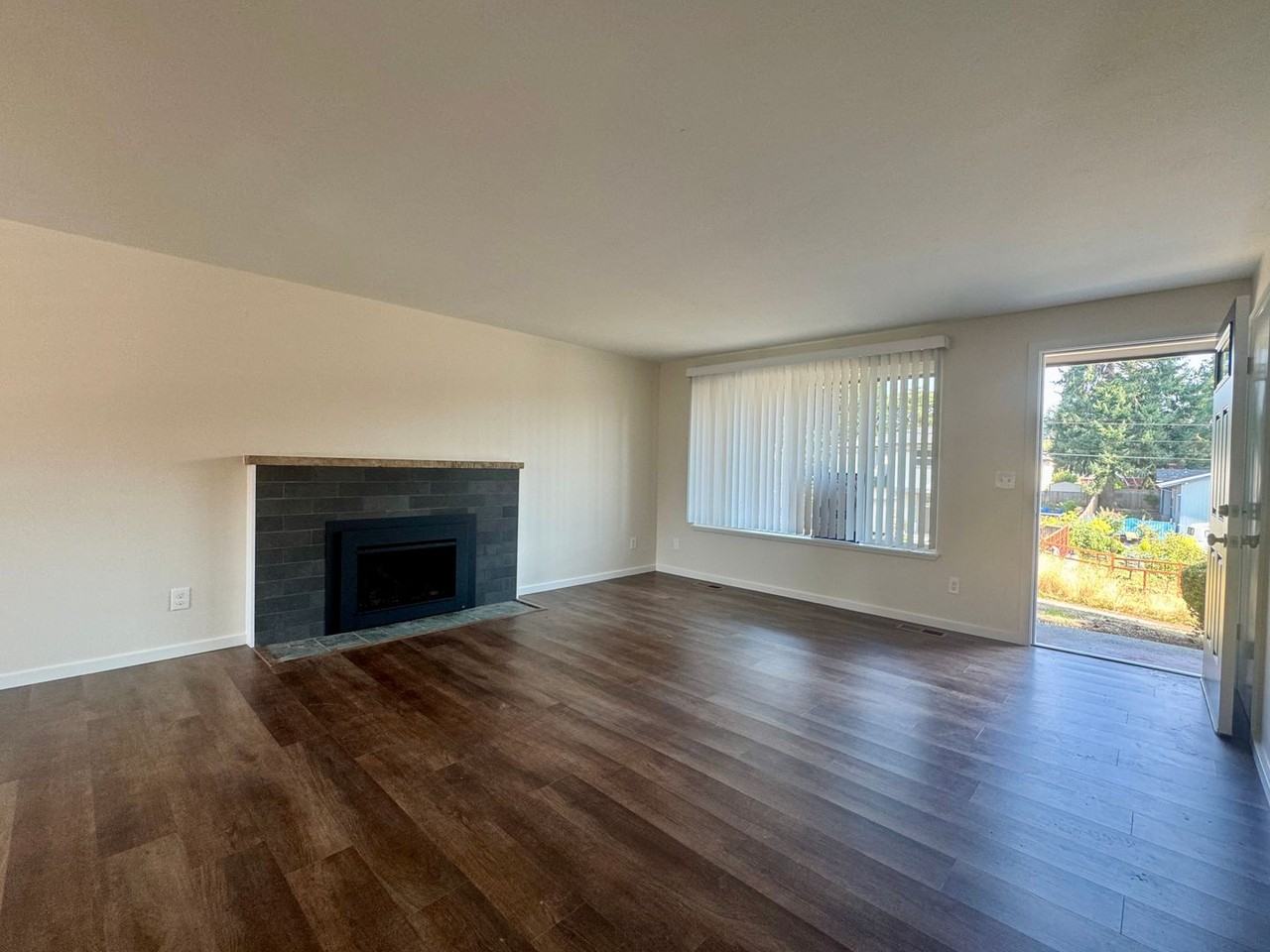 10457 9th Avenue Southwest - Photo 7 of 23