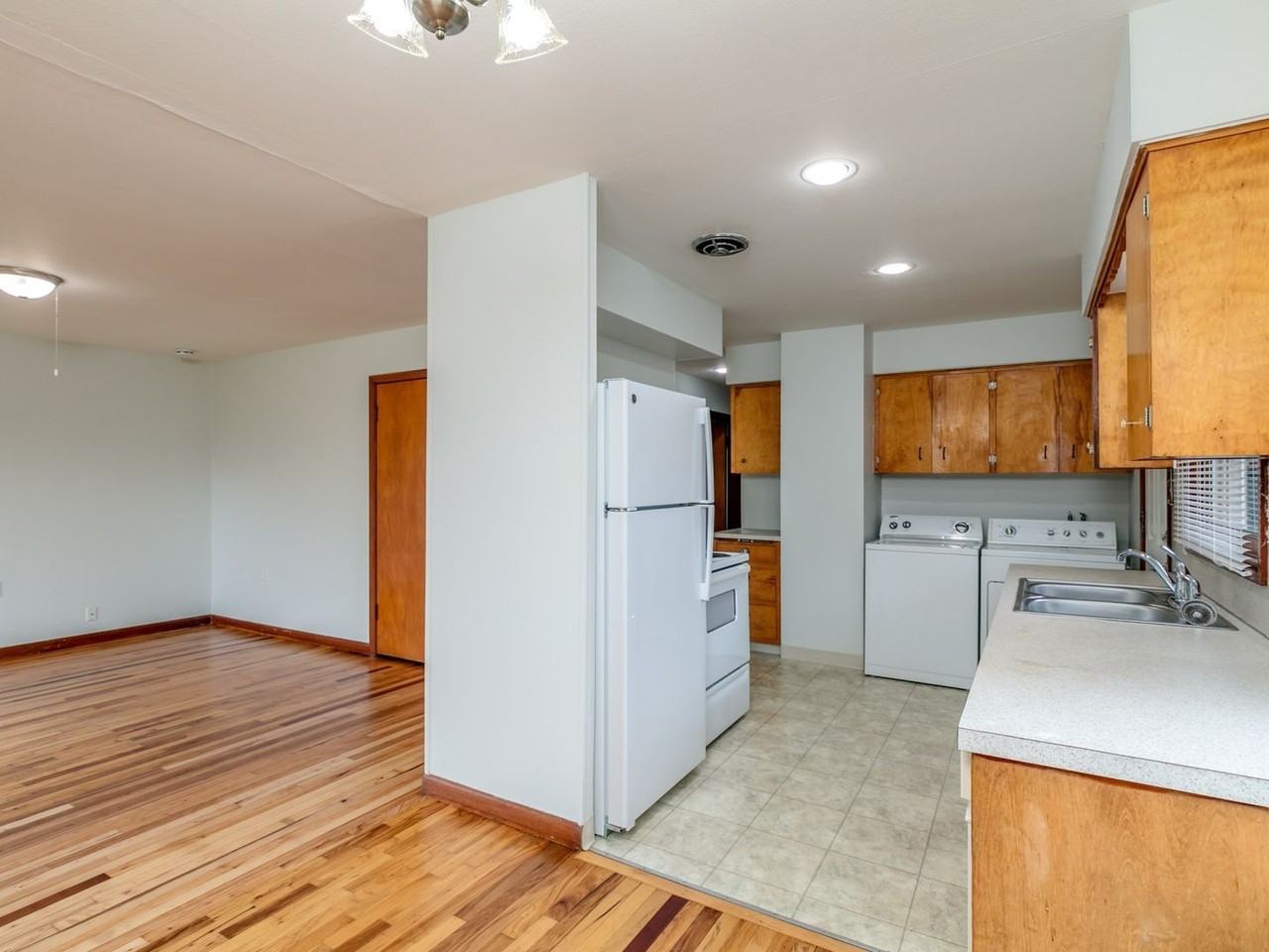 4141 Se 80th Ave - Photo 6 of 21