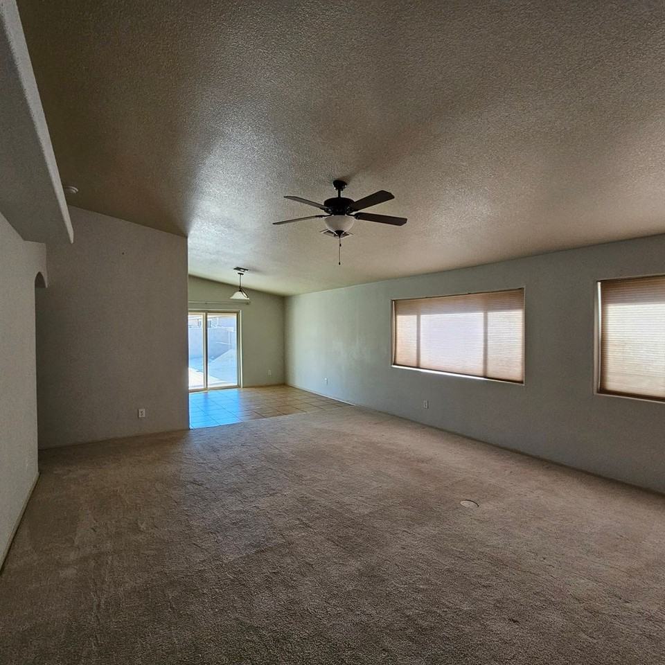 6551 E 34th St - Photo 3 of 18