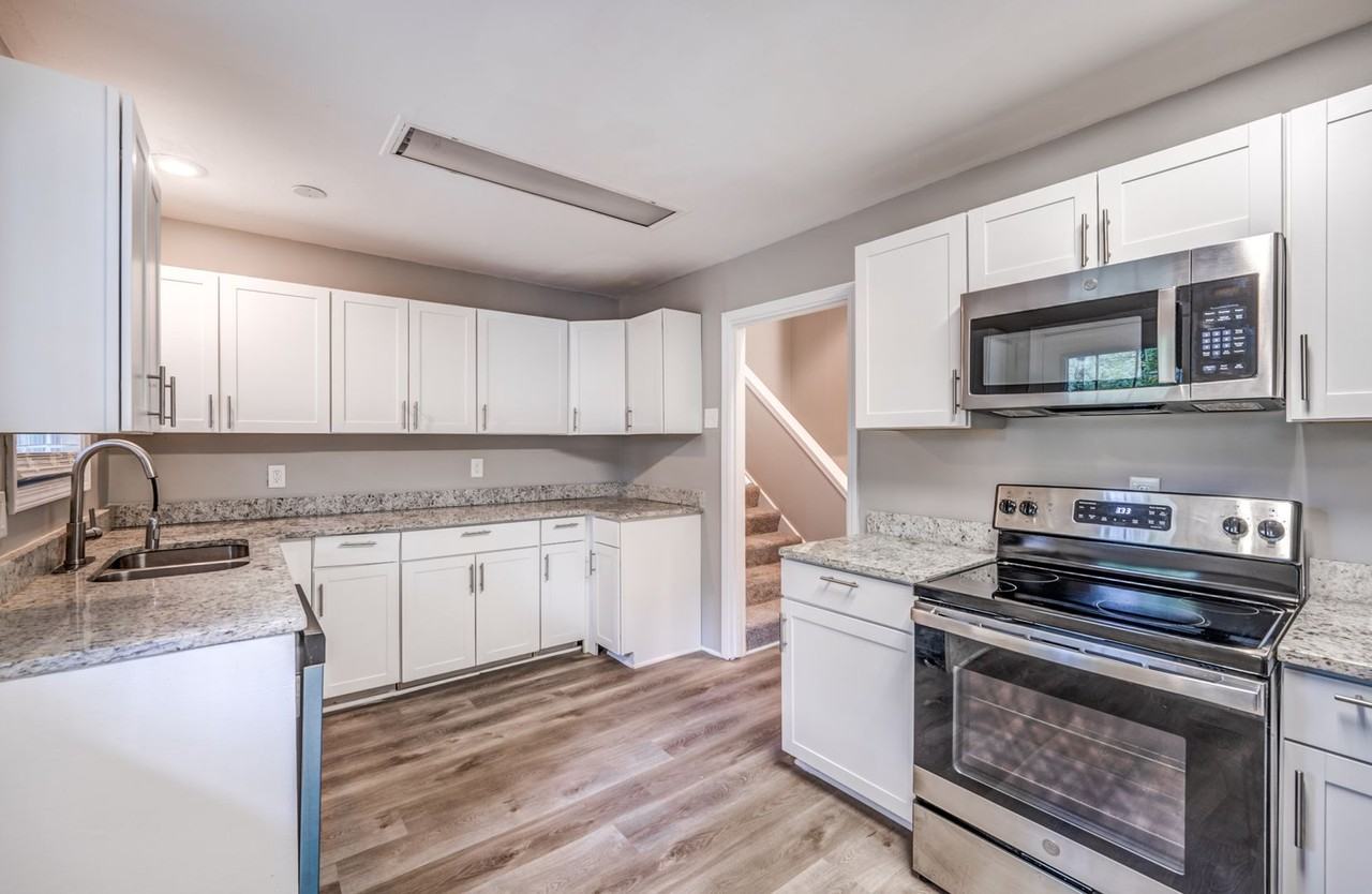 3049 Kirkcaldy Road - Photo 6 of 29